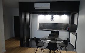 Black&White Apartment Bis - Małe Garbary 8